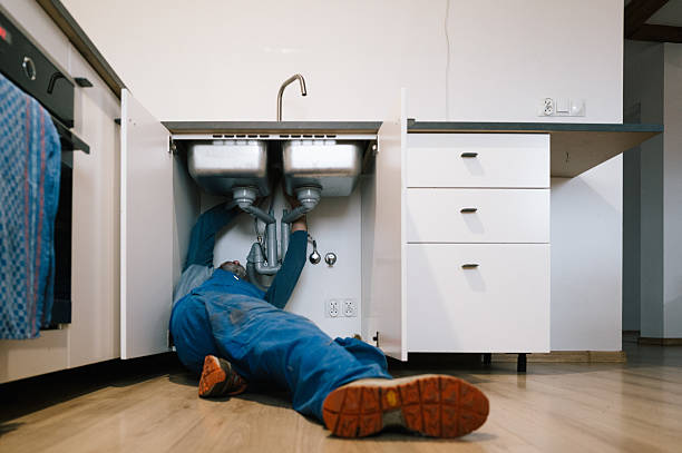 Professional Leak Detection technician working in Oakville, IN